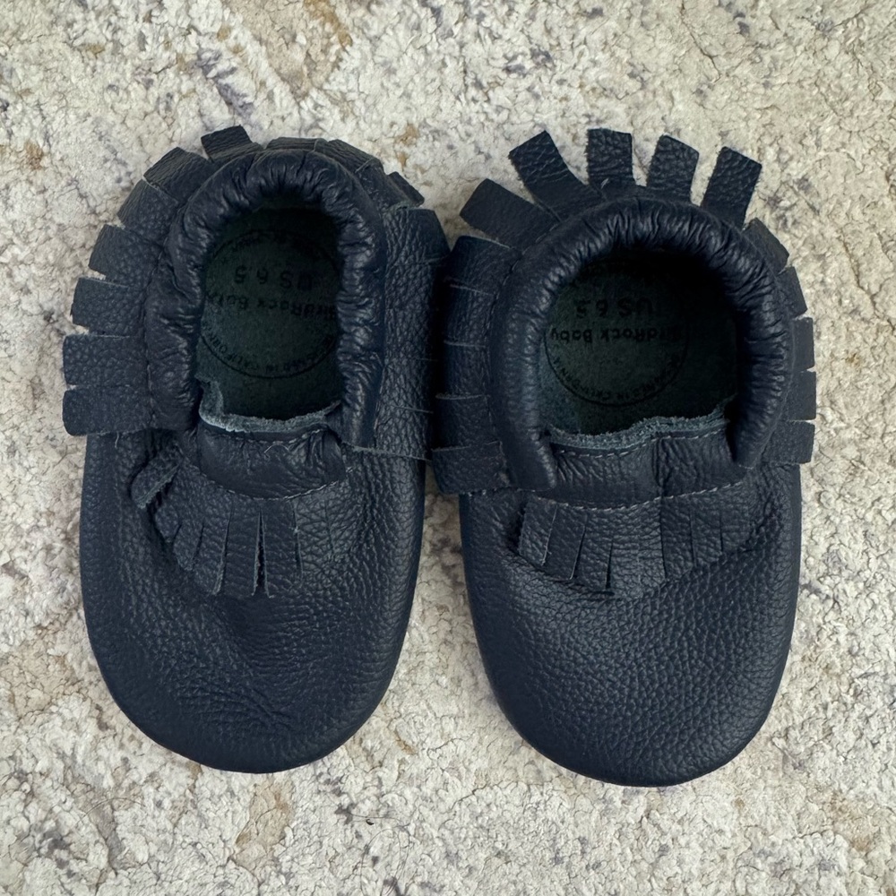 Baby Bird Rock Navy Blue Leather Baby Moccasins, size 6